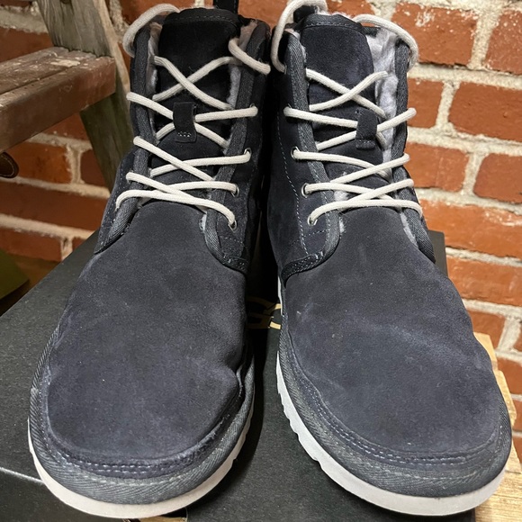 UGG Harkley Lace-Up Boots - Picture 5 of 6